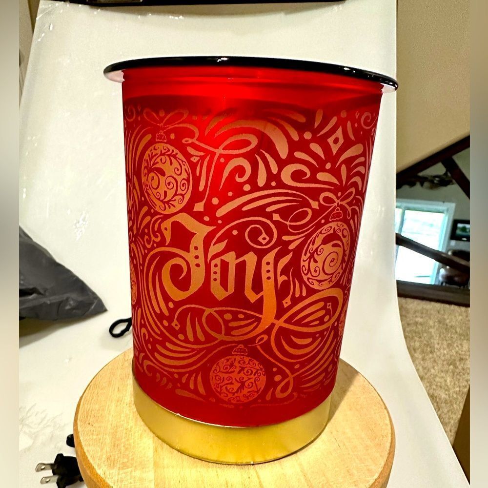 SCENTSY WAX WARMER "REJOICE"